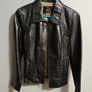 Studio Y Women's Sleek Black Leather Jacket